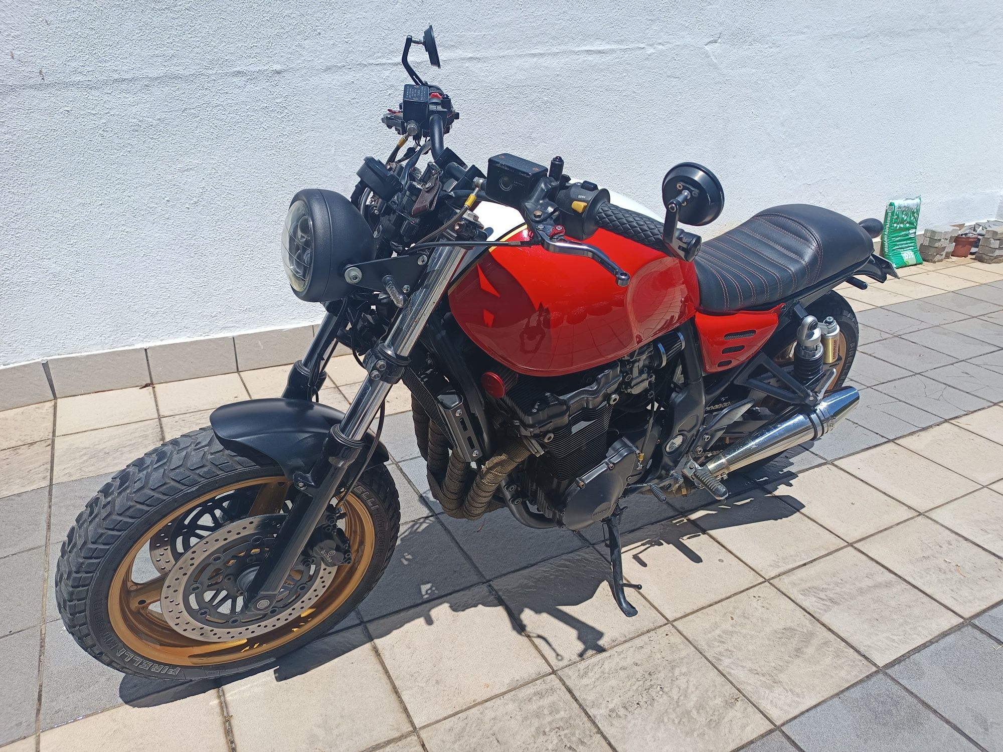 Suzuki GSX 1200 Inazuma Café Racer