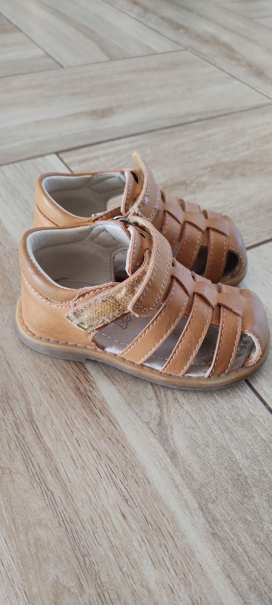 Sandałki dziecięce buty