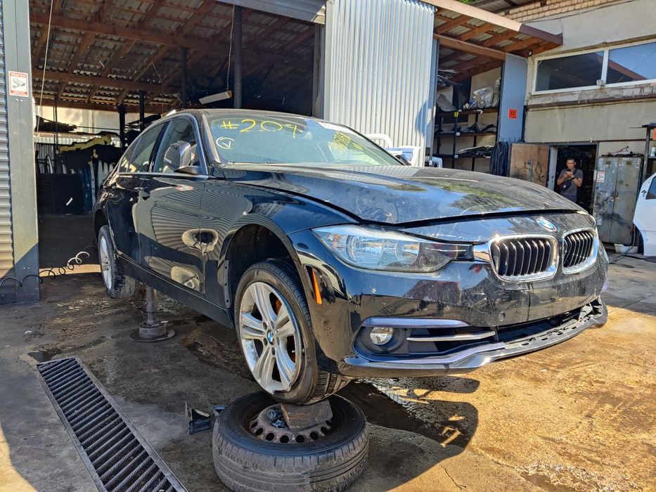 Разборка запчасти шрот бмв 3 ф30 Крило крыло BMW 3 F30 розборка