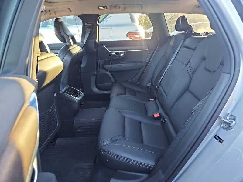 2018 Volvo V90 Cross Country