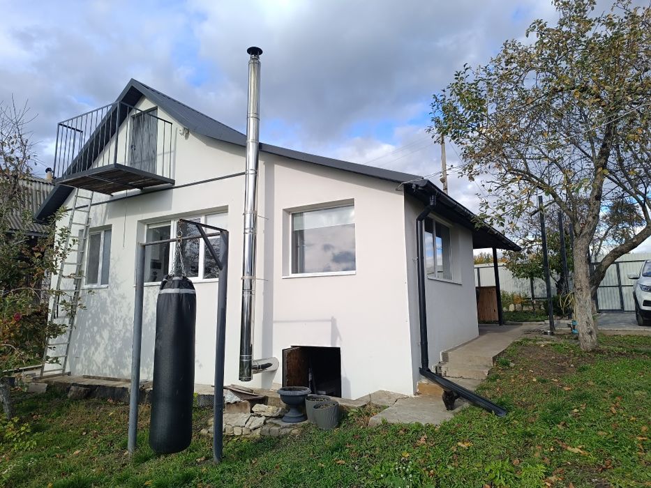 Продається компактний житловий будинок з ремонтом