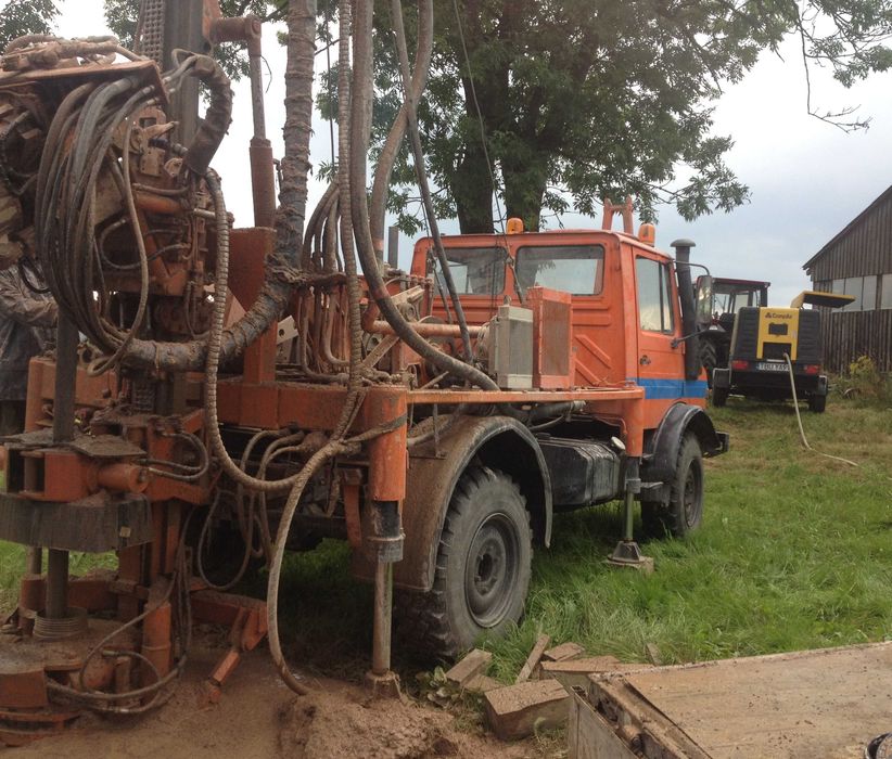 Wiertnica pionowa  Unimog U435 4x4, pompy ciepła, studnie głębinowe