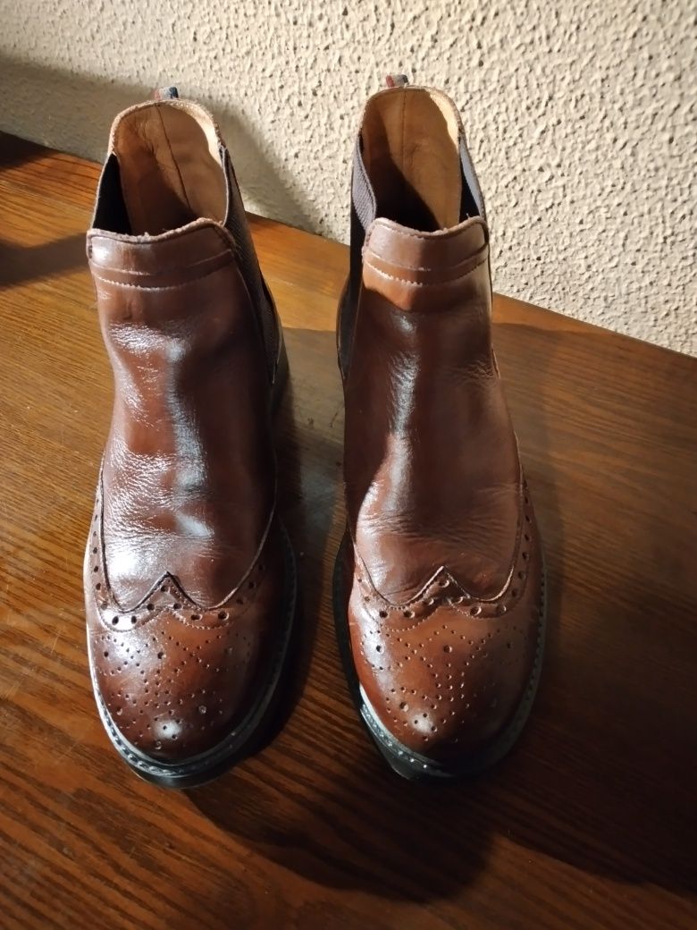 Botas Chelsea Em Pele Marca Decenio. Muito Bom Estado. Nr 40.