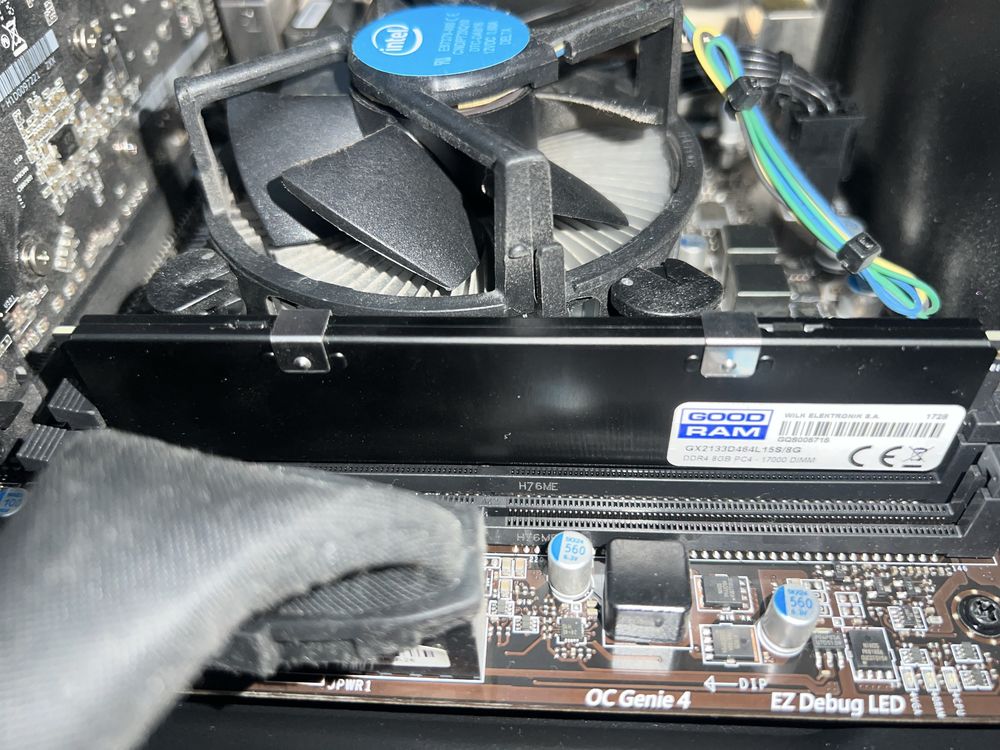 Komputer Intel Core i5 7400 3.00GHz,  pamieć RAM 8GB DDR4 17000 DIMM