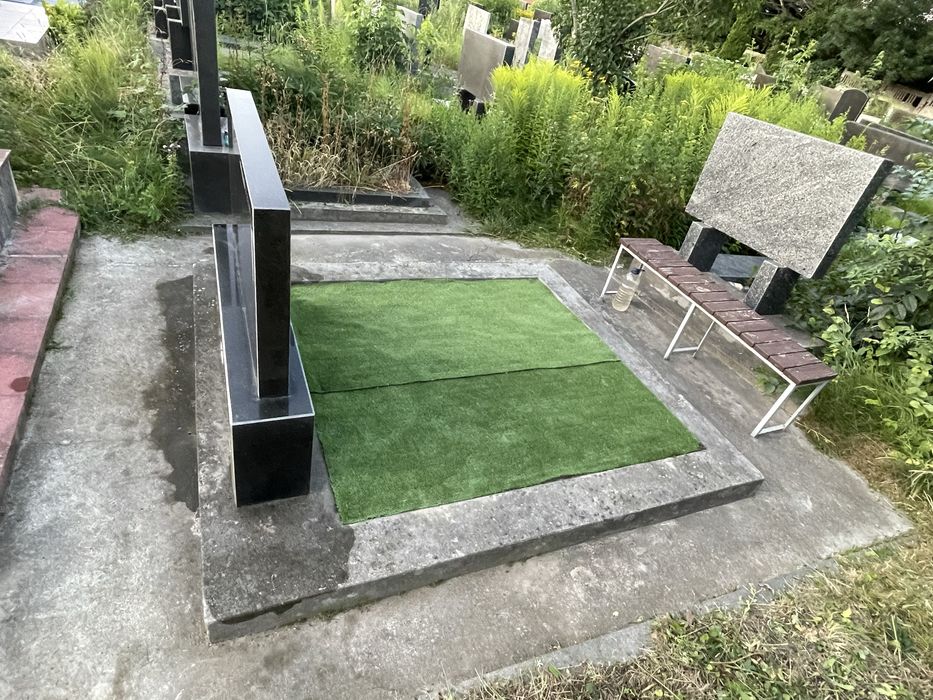 Прибирання могил уборка могил Недорого