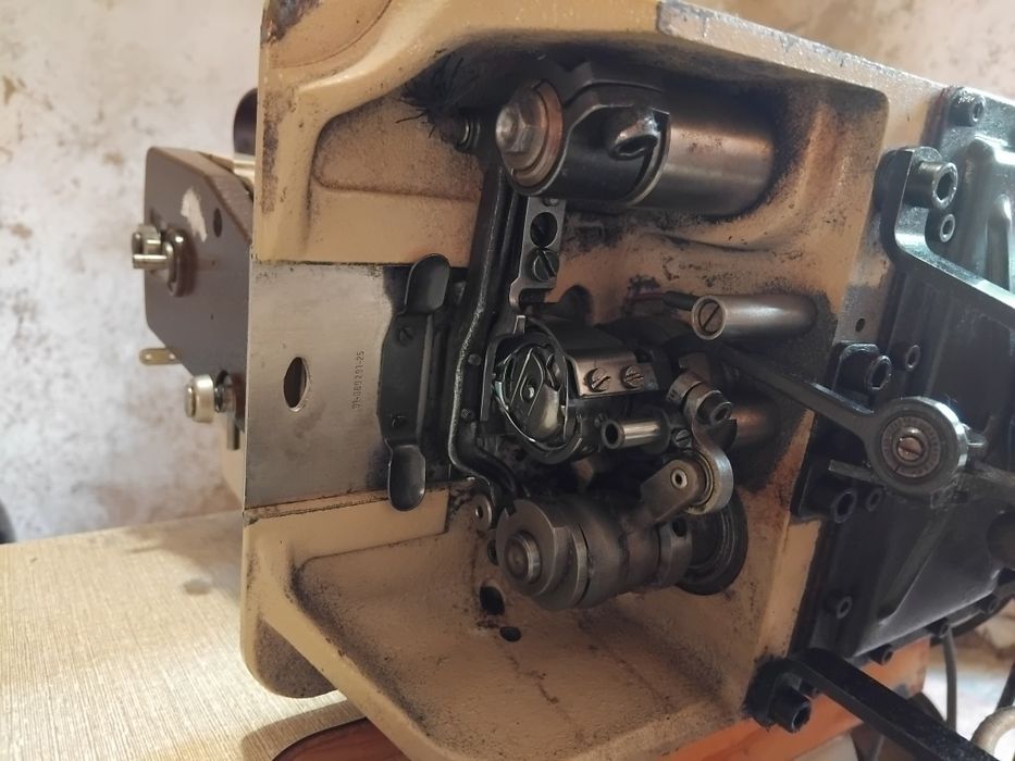 Швейна машинка машина PFAFF563