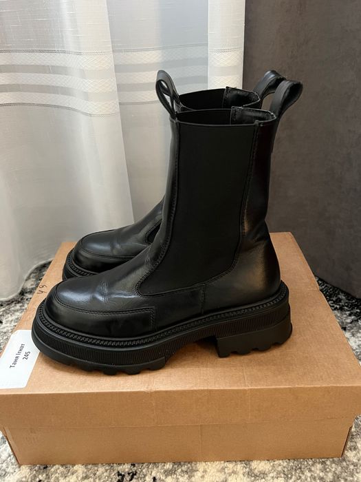 Продам трендові зимові жіночі челсі