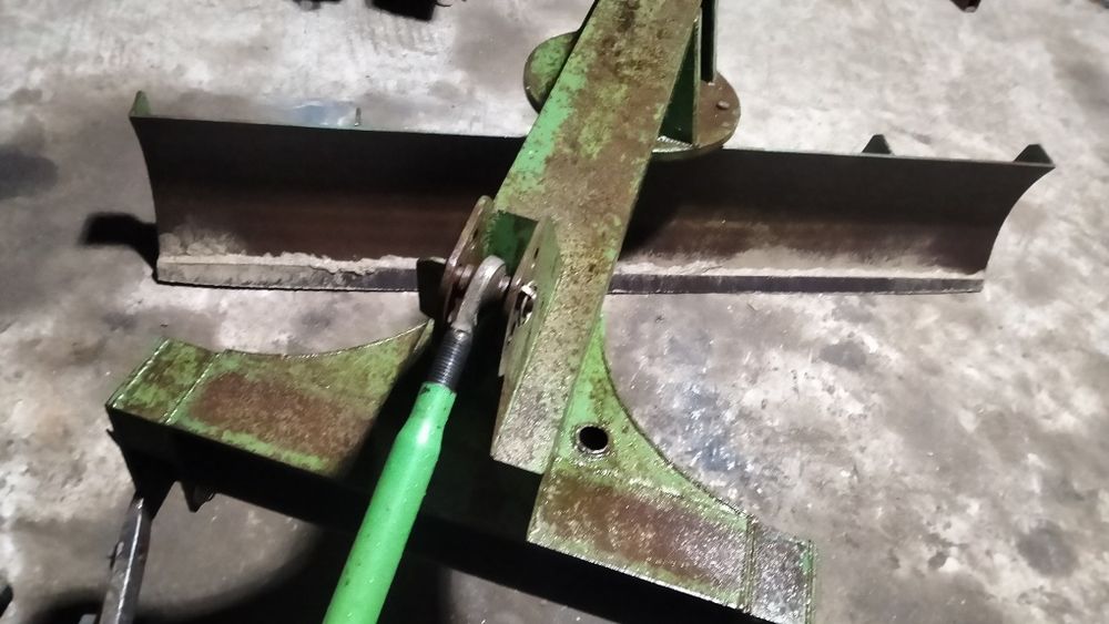 Pług do sniegu równiarka niwelator terenu zagonowy obrotowy włóka