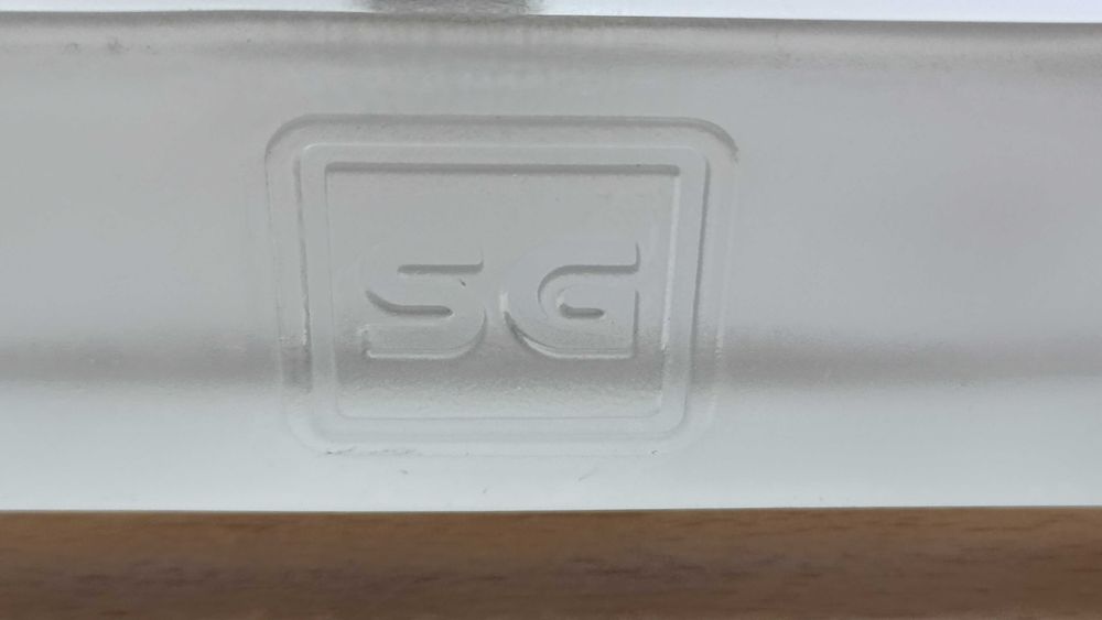 Cinzeiro da marca de cigarros SG