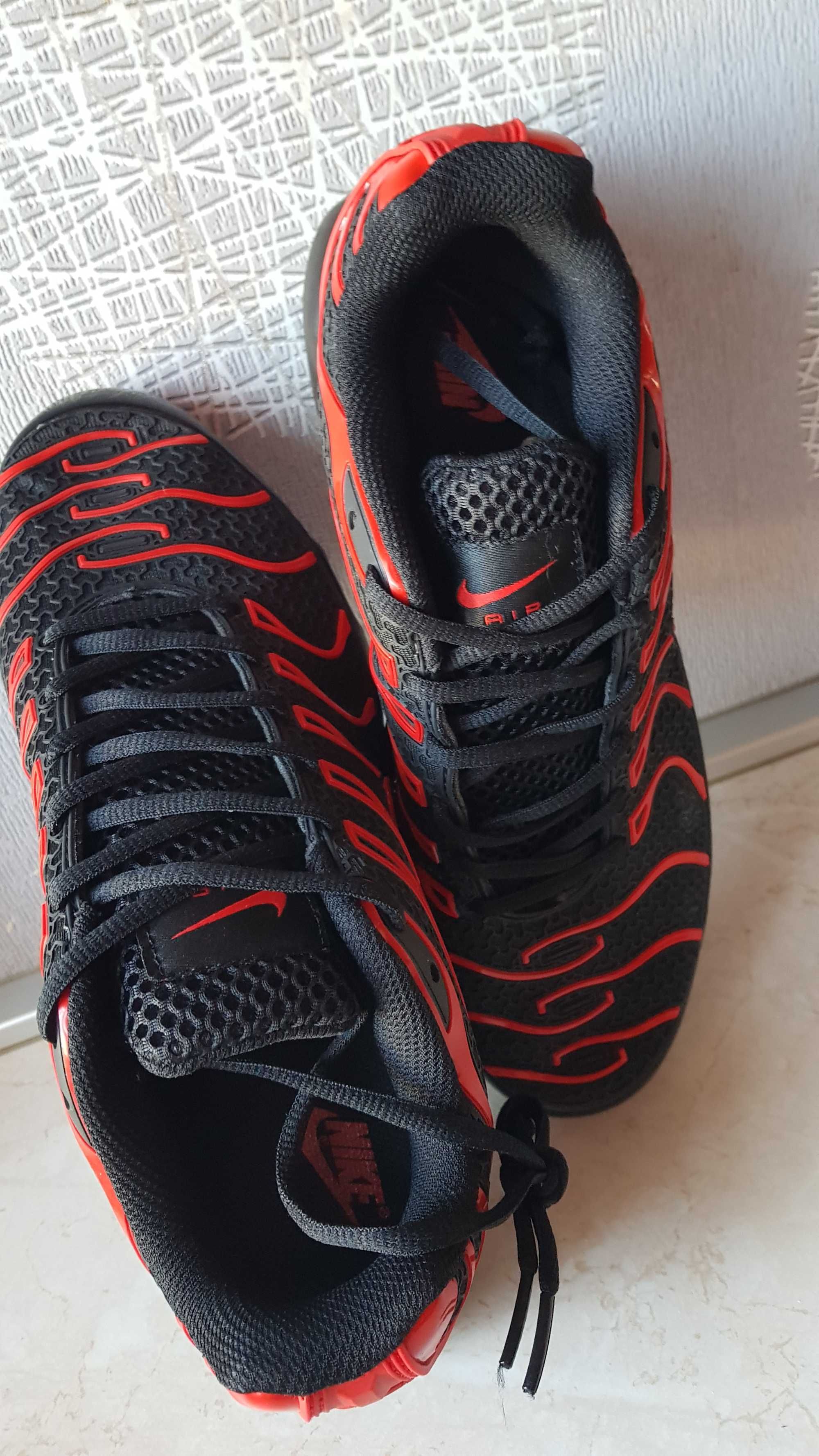Buty NIKE AIR MAX PLUS TN I Rozmiar 43 Dl wkl 27.5 adidas puma