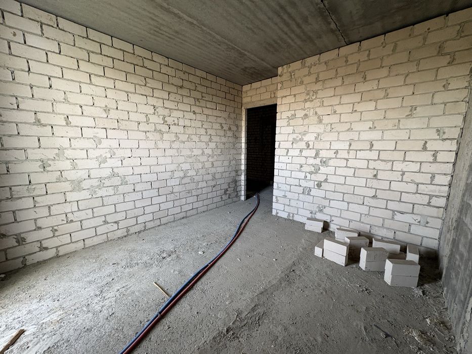 3 кімнатна квартира 82 м2 ЖК Миру 3 Героїв Харкова будівельний стан