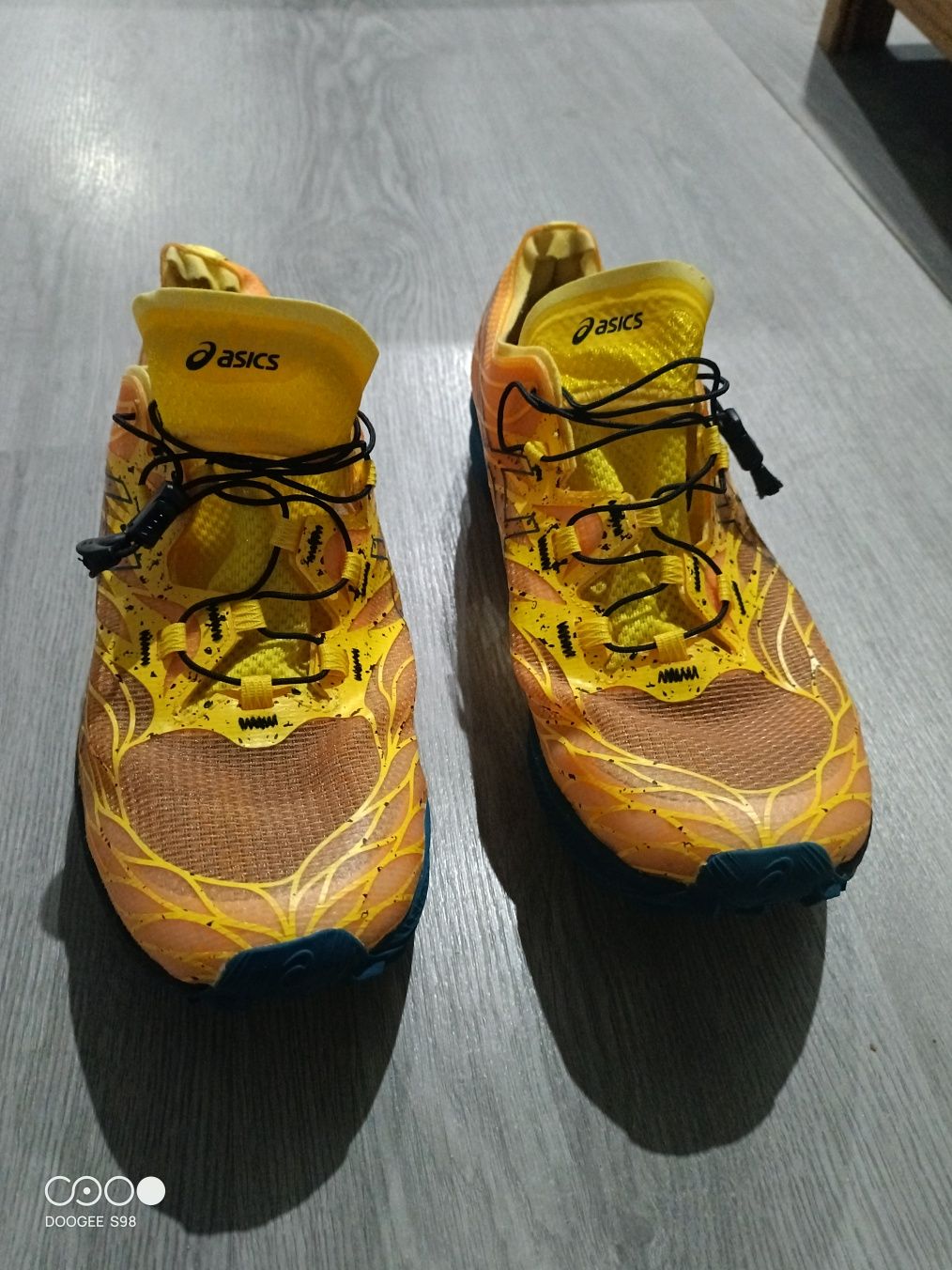 ASICS flytefoarm
