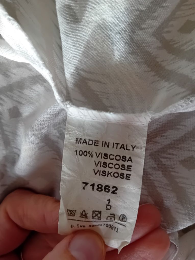 Biała sukienka na ramiączka w szare wzory, r. M.
