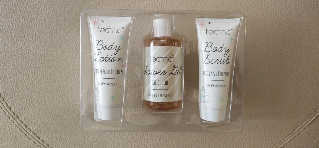 Conjunto Balsamo, Shampoo e Loção Corporal.