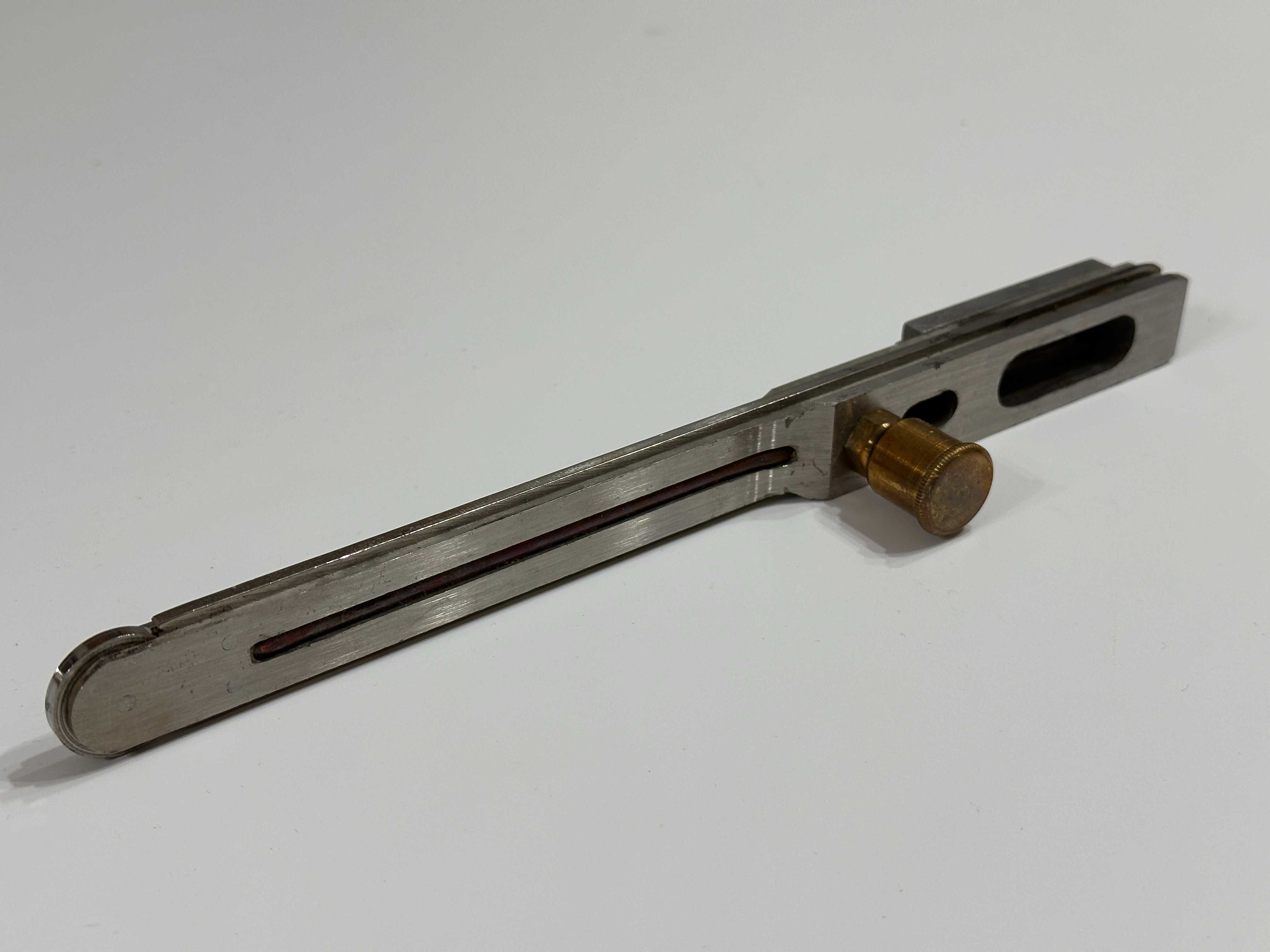 A315. Prowadnica do dłutarki 7-8x40x150-A
