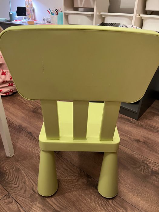 Stolik z krzesełkami