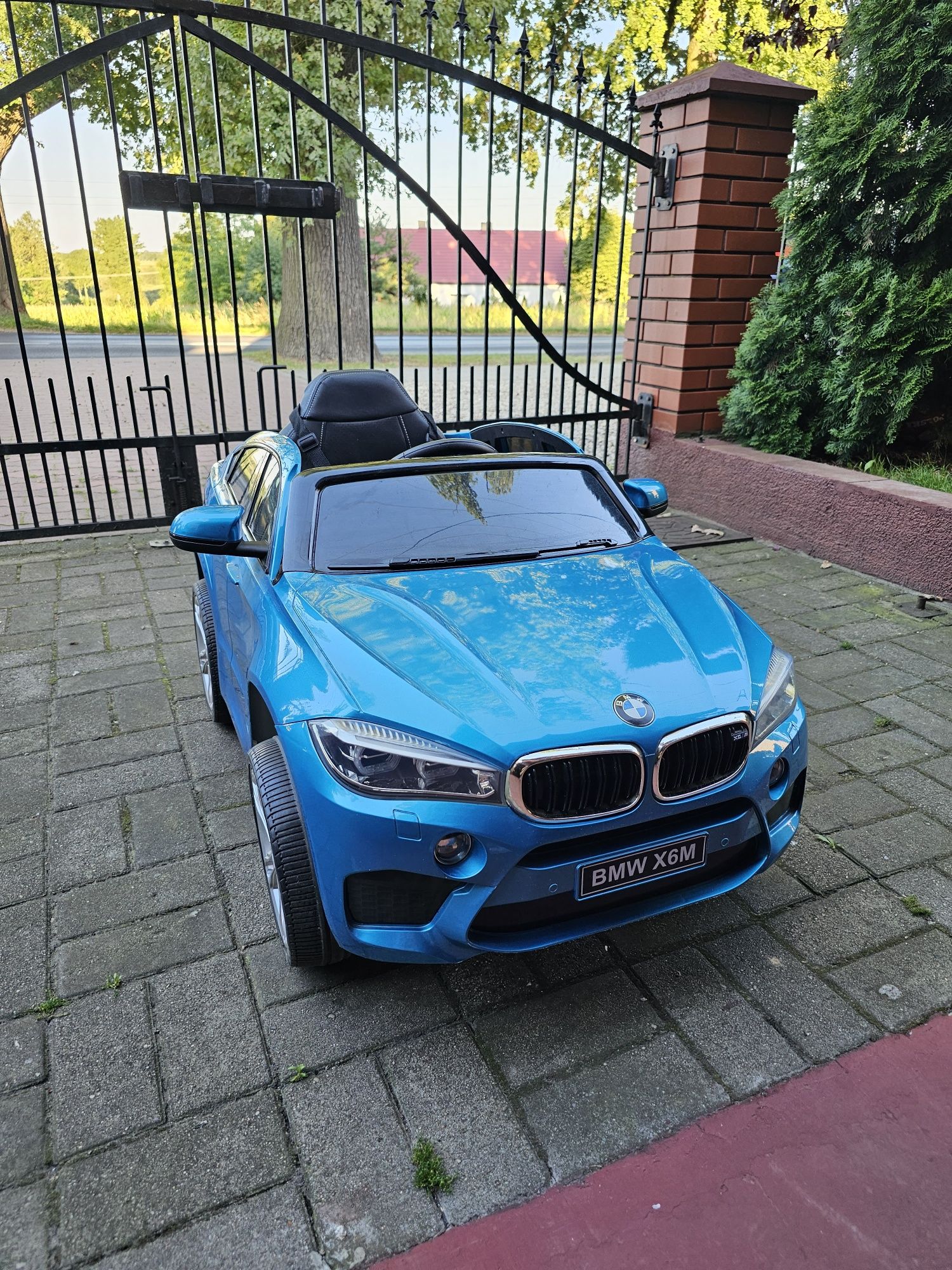 Auto dla dzieci na akumulator BMW MX6