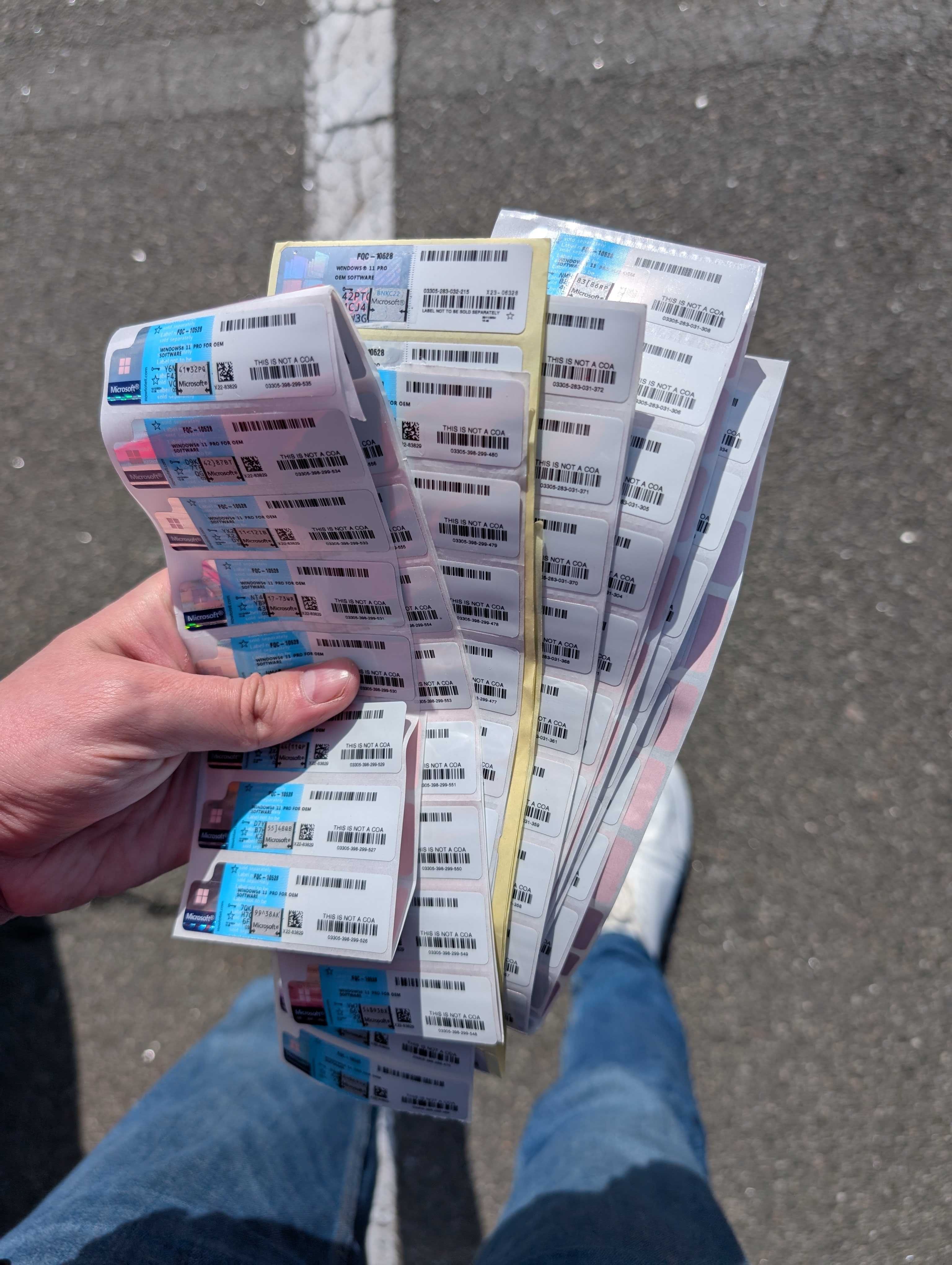 Стікер Windows 11 PRO OEM Stickers Ключ Наклейка Виндовс 10 / 11 Про