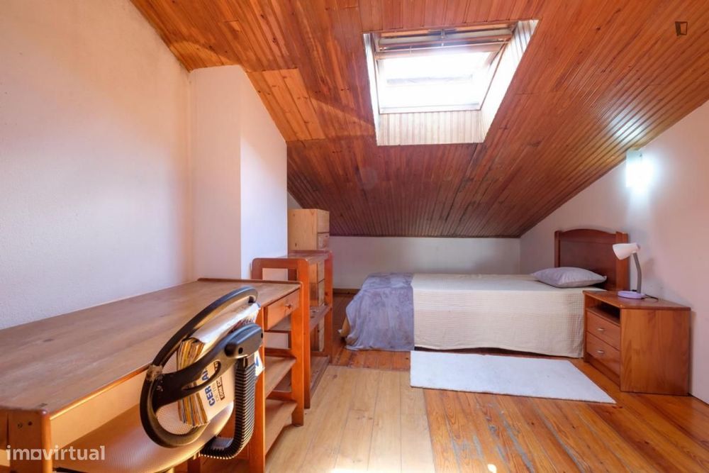 Quarto - localizado em Conchada Coimbra