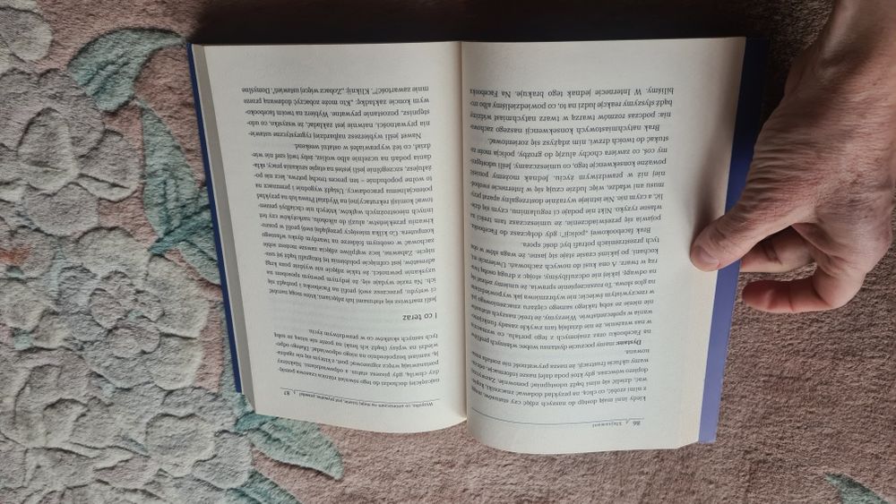 Sfejsowani Suzana E. Flores