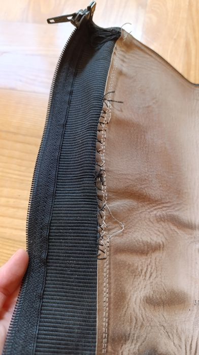 Czapsy hippica skórzane