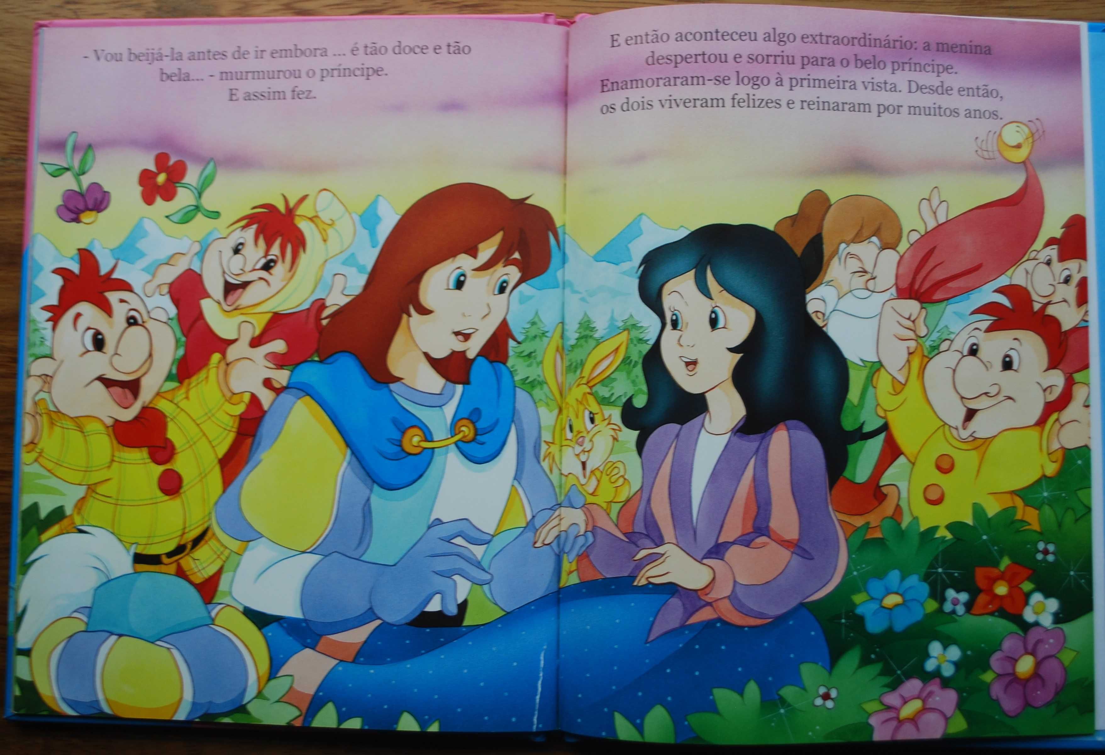 Branca de Neve (O livro é de capa lavável e almofadada)