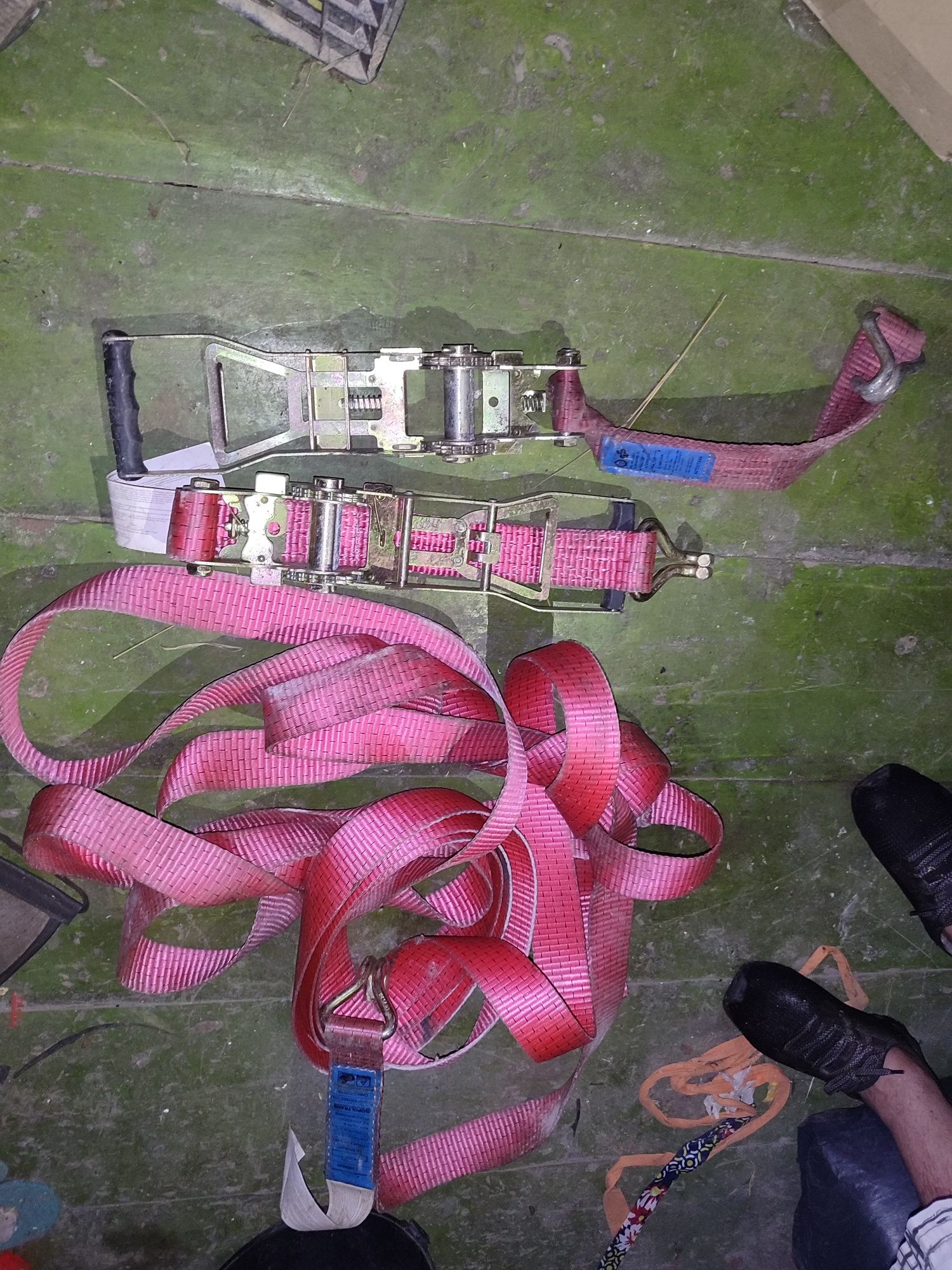 Продам стяжки 2шт