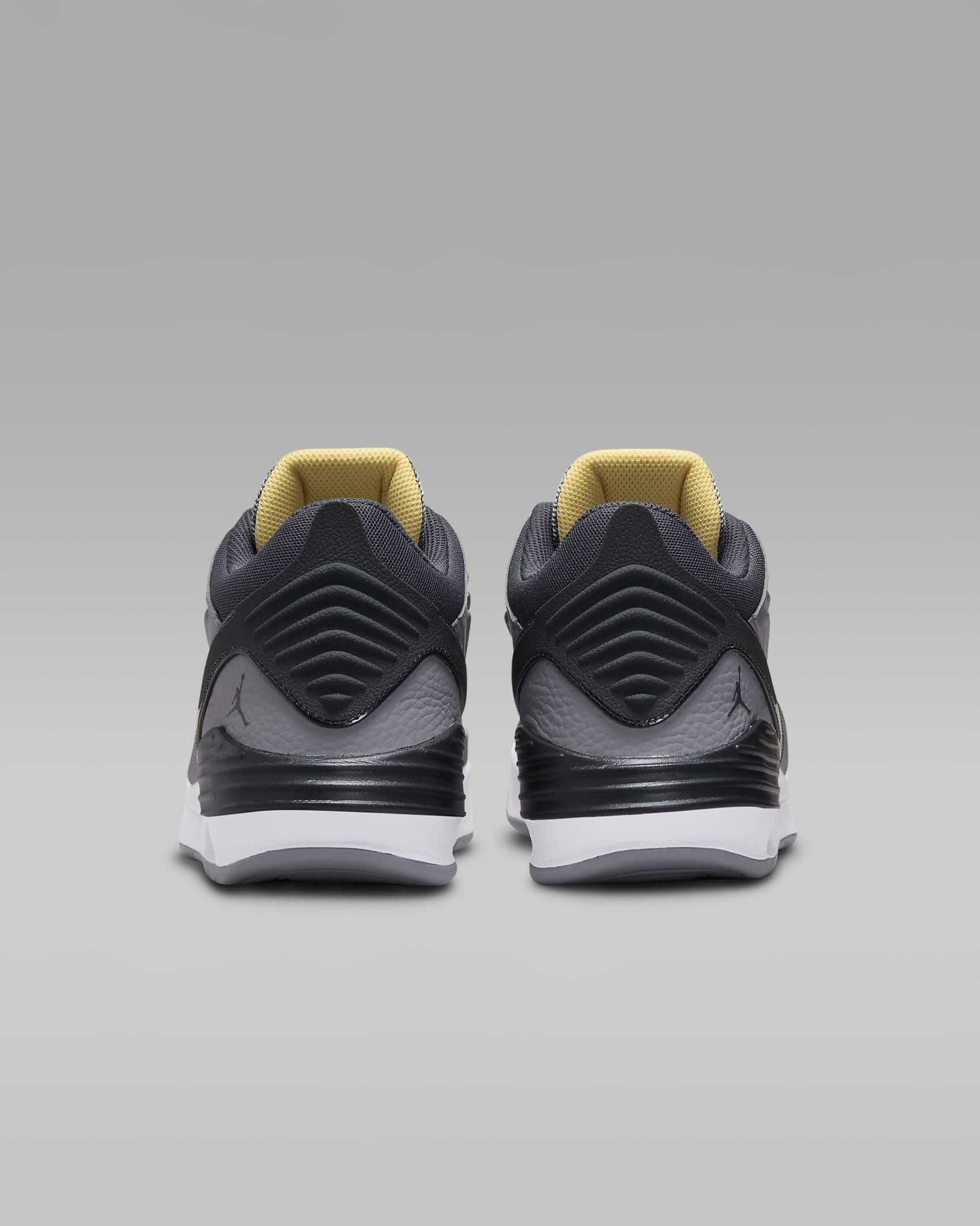 Кросівки Nike Air Jordan Max Aura 5 (40р по 49.5р) (DZ4353-007)