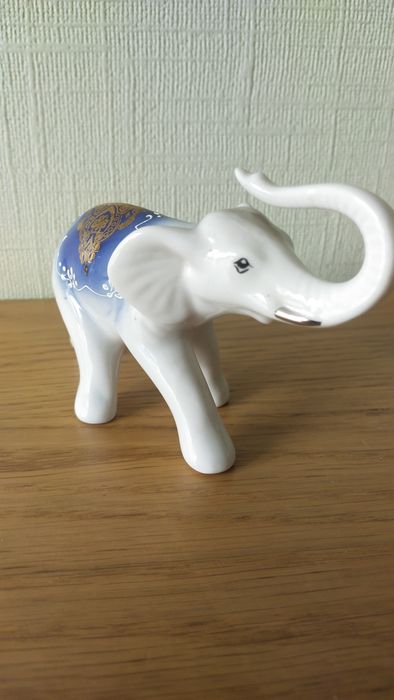 J. Jezela porcelanowy słoń figurka z czasów PRL-u
