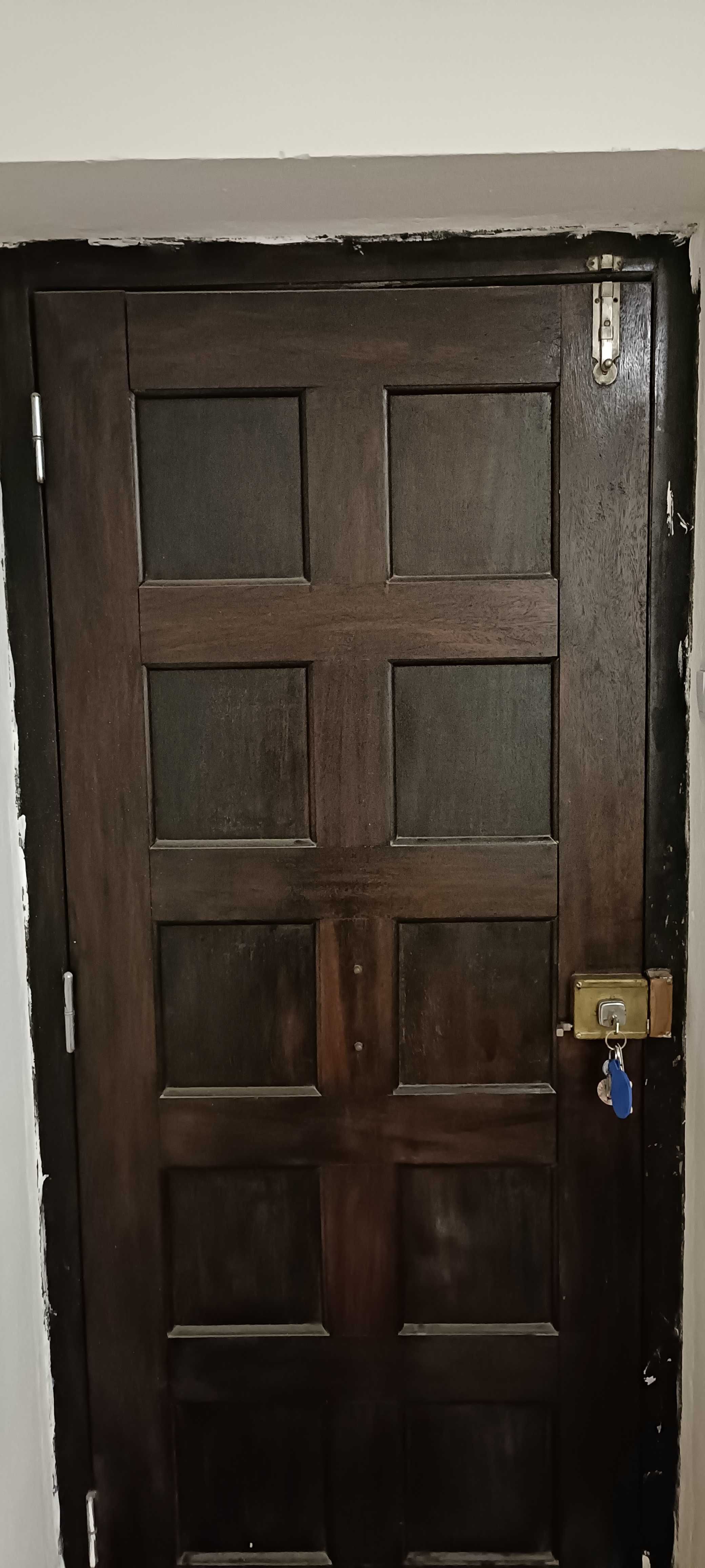 Vendo 3 portas em madeira maciça
