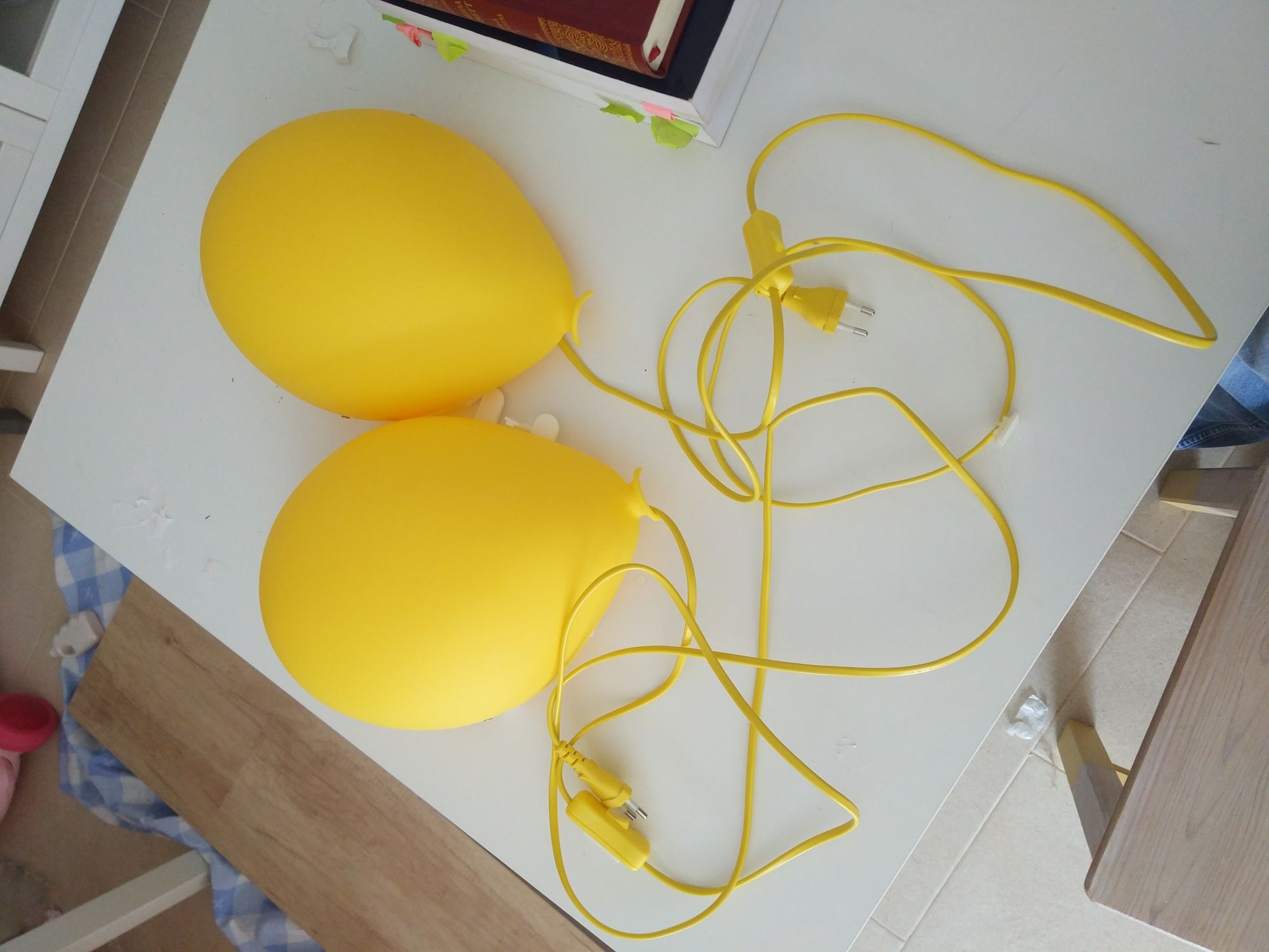 Candeeiro IKEA DROMMINGE balão amarelo