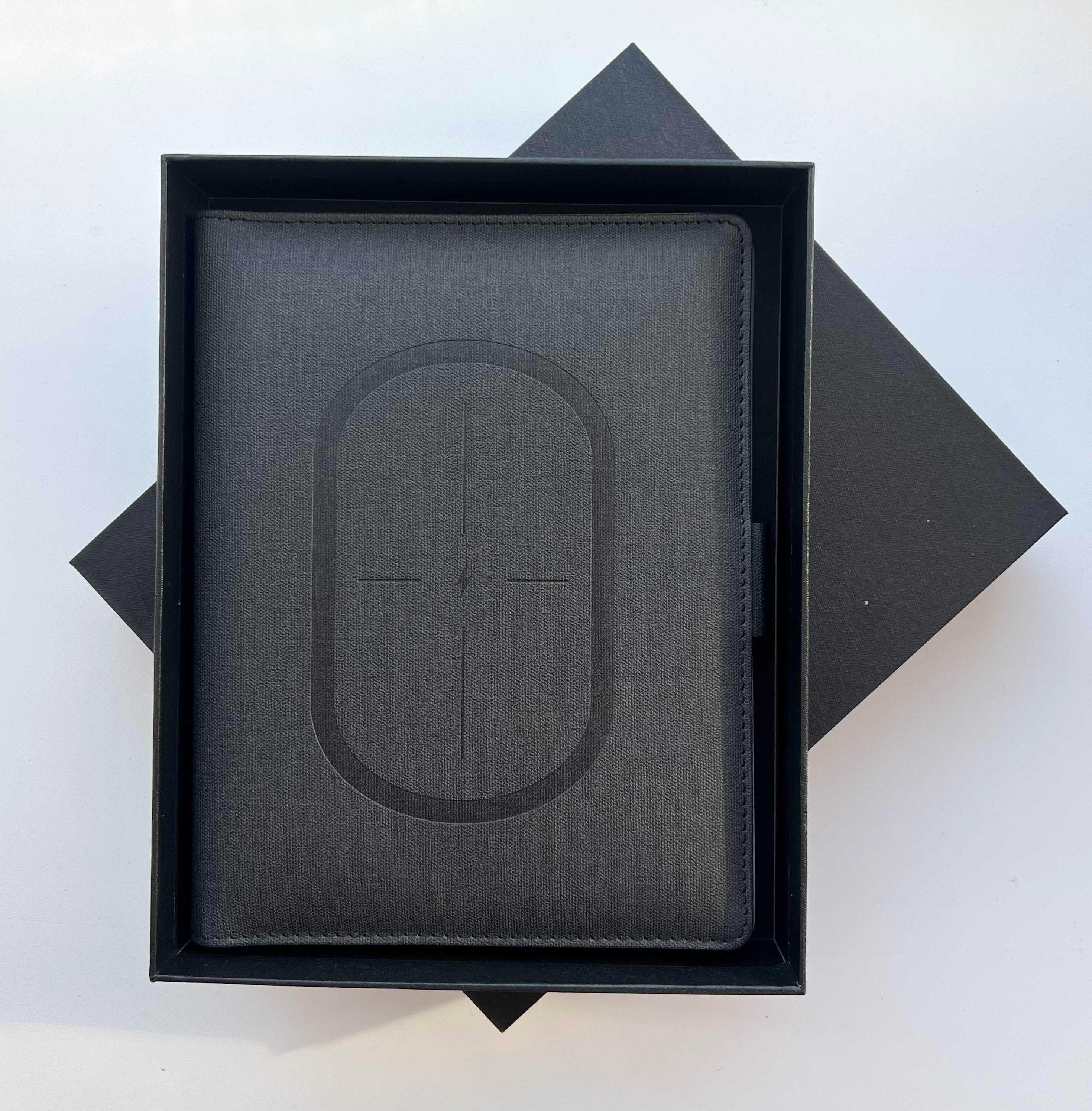 Блокнот, бізнес щоденник Смарт з  бездротовою зарядкою Power Bank 8000