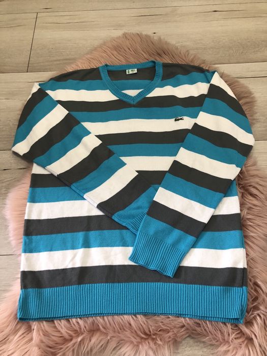 Sweter w serek Lacoste
