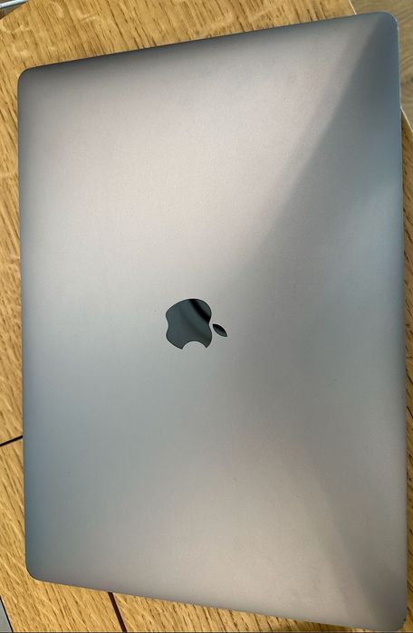 Apple MacBook Pro 15 cali, 2018 (A1990),Intel core i9,32GB RAM,2TB SSD