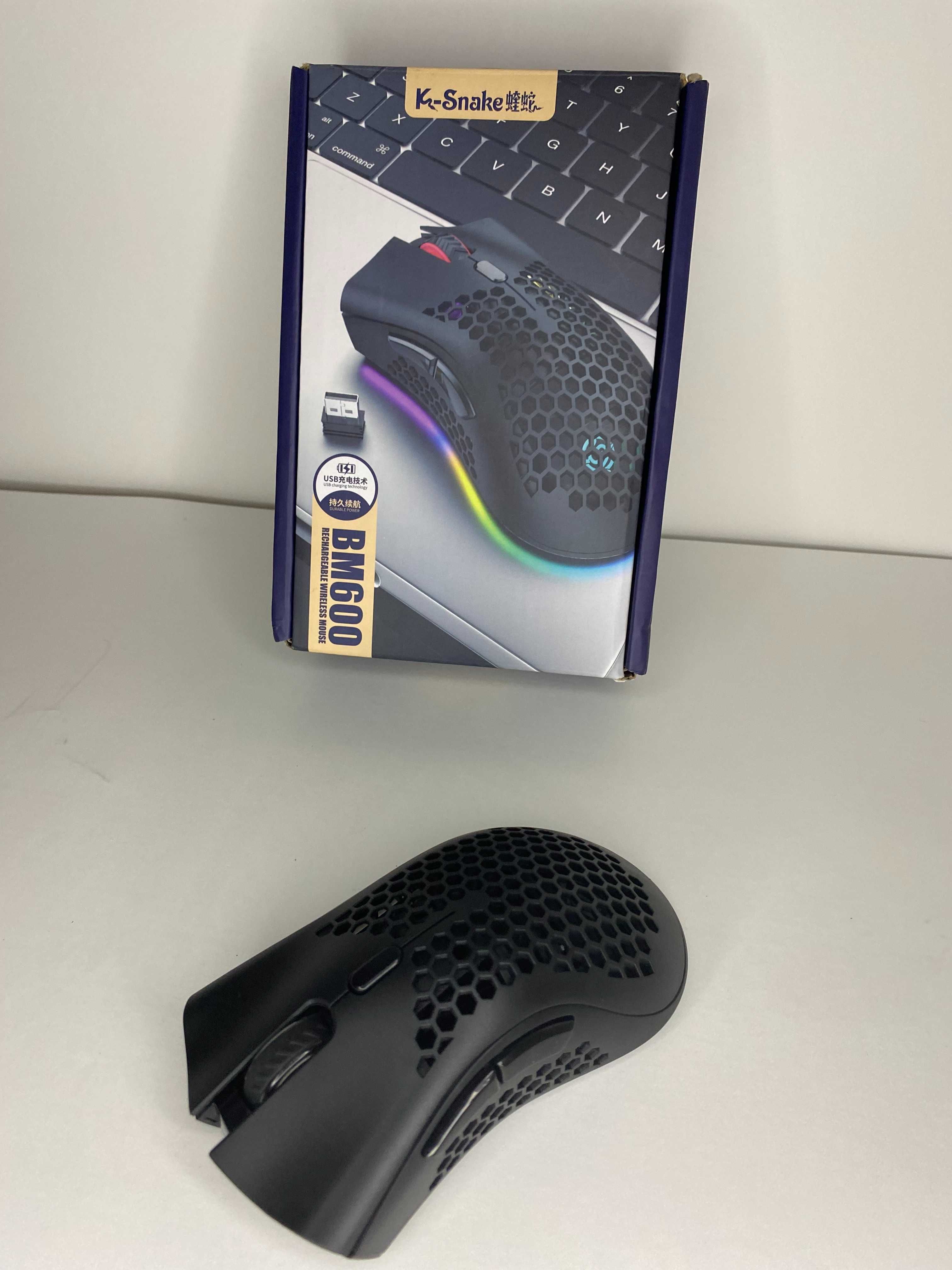 Mouse gamer ergonômico, super leve,com leds e acabamentos muito bons!