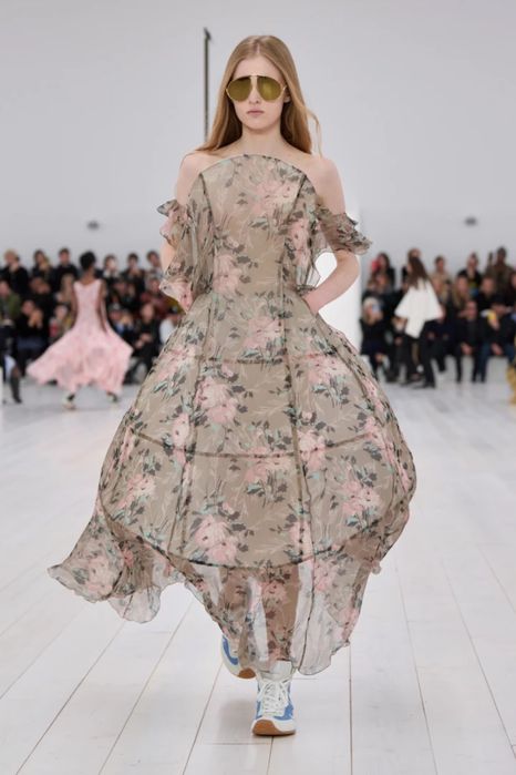 Сукня LOEWE шовк. Легка сукня.