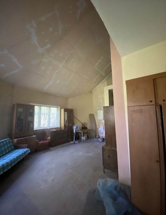 Продам великий 2 поверховий будинок