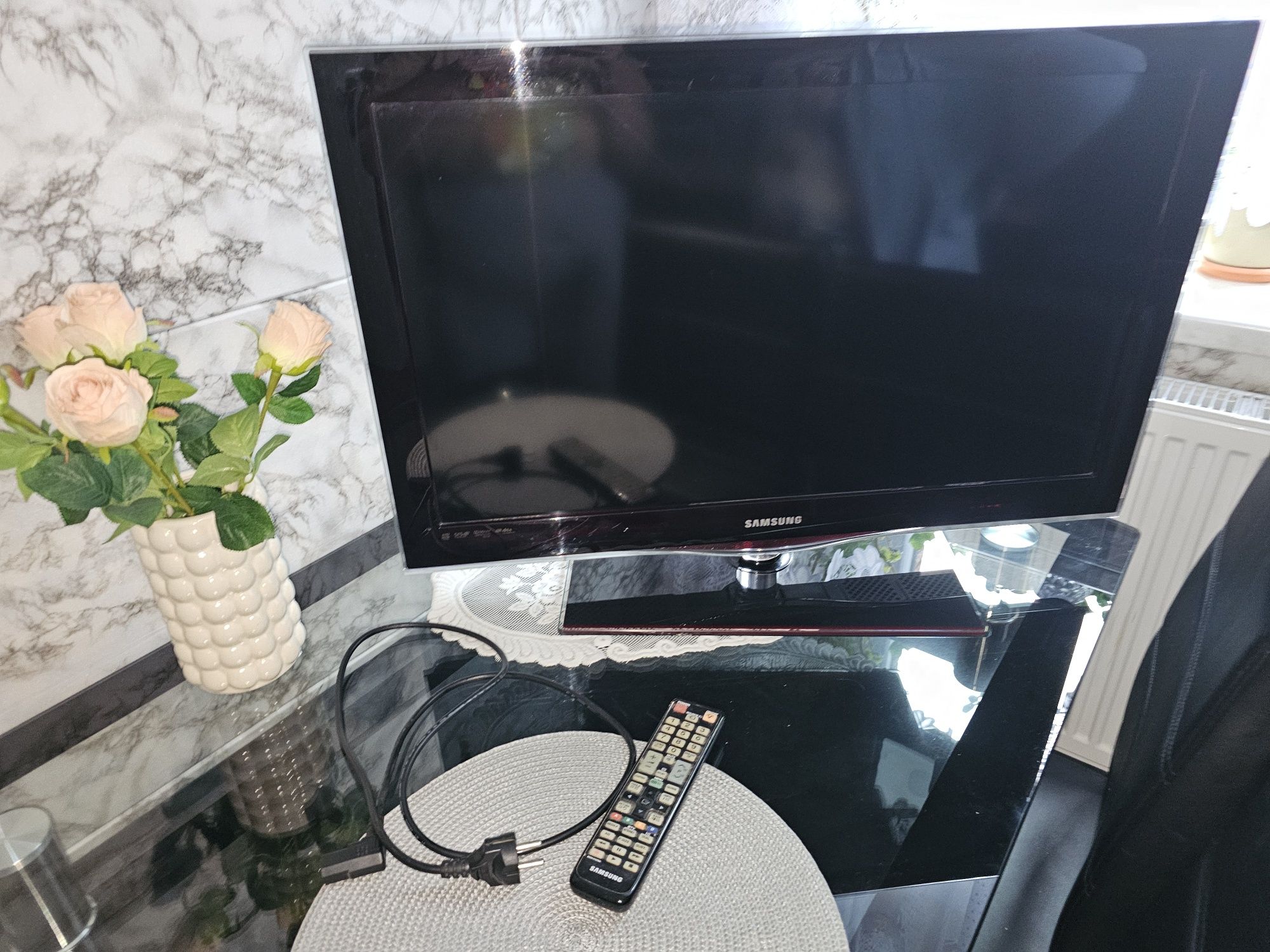 Telewizor samsung  32 całe