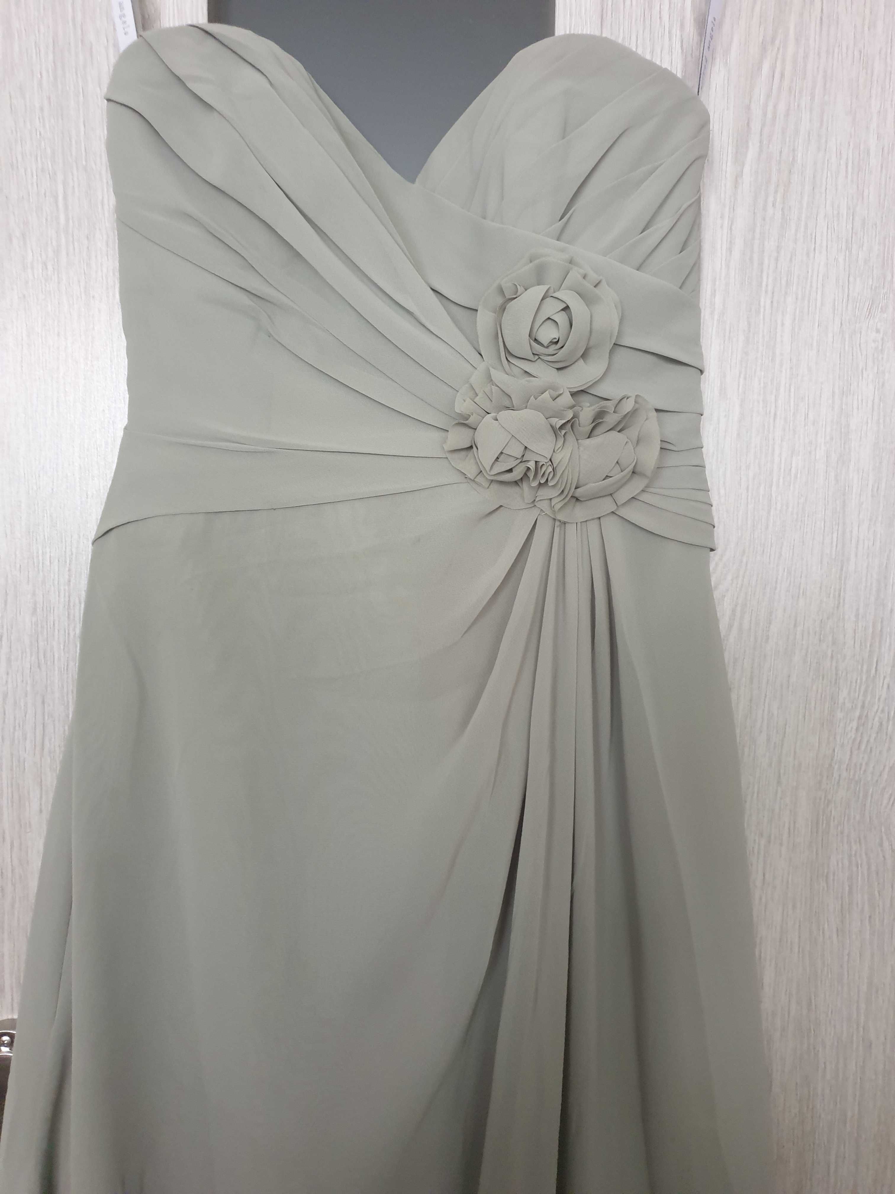 Piękna długa pistacjowa sukienka z odkrytymi ramionami rozmiar S