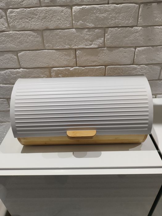 Chlebak ryflowany biały