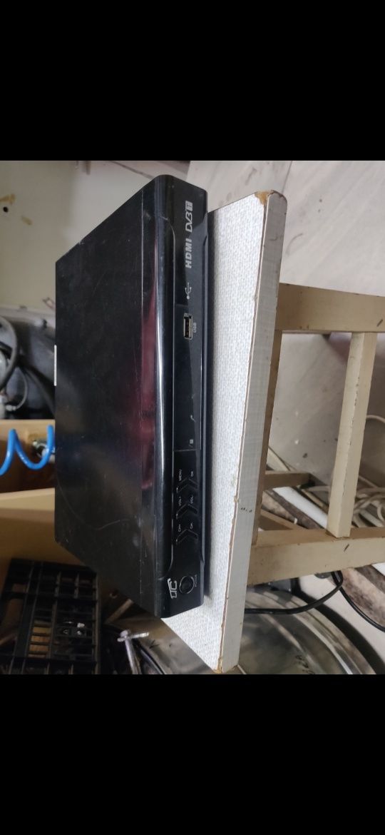 Dekodery DVB-T i piloty