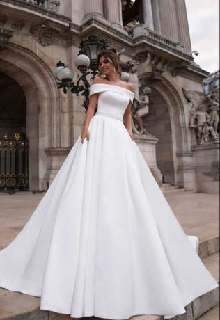 Дизайнерська весільна сукня б/у від OKSANA MUKHA