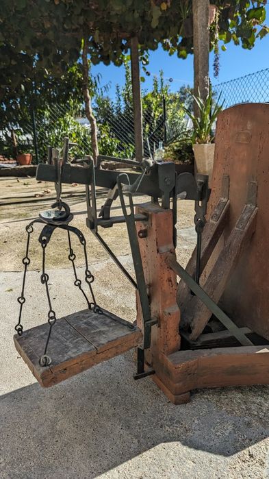 Balança antiga restaurada