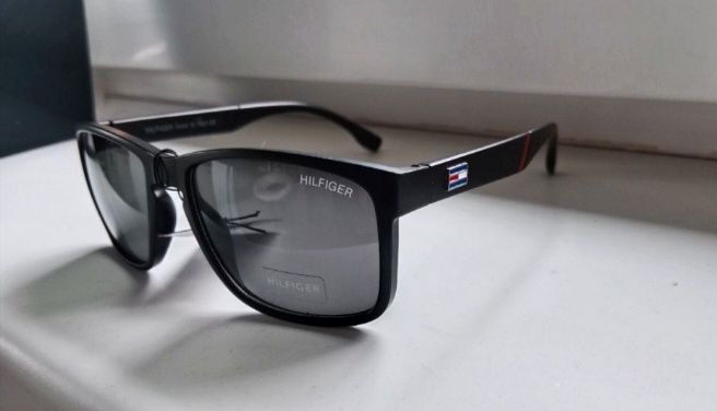 Na prezent / Na Święta Okulary Przeciwsłoneczne Tommy Hilfiger .