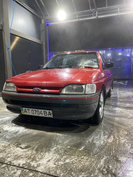 Форд Ескорд 16 газ-бензин