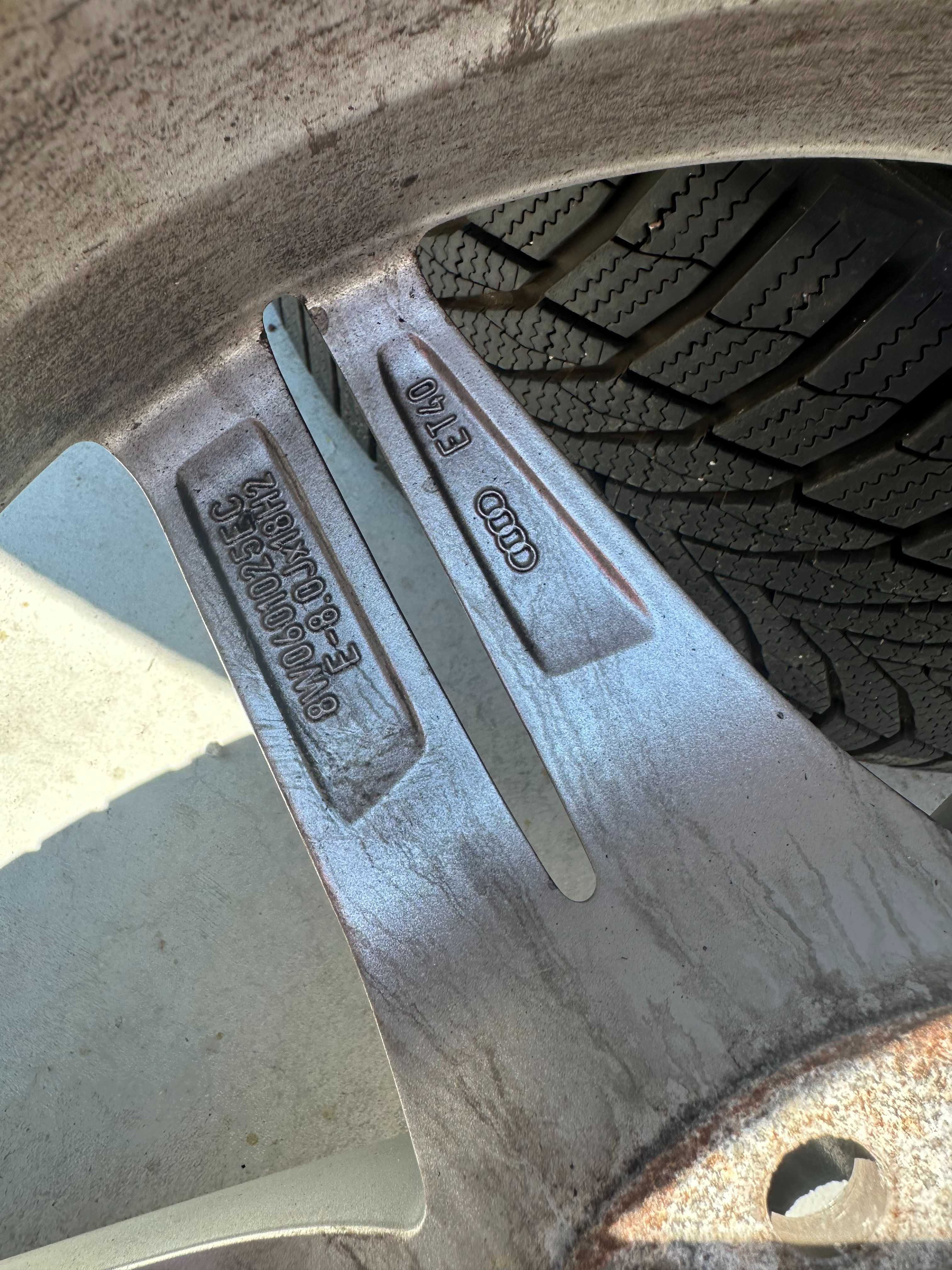 Audi A4 B9 Felga Aluminiowa Et40 8W0