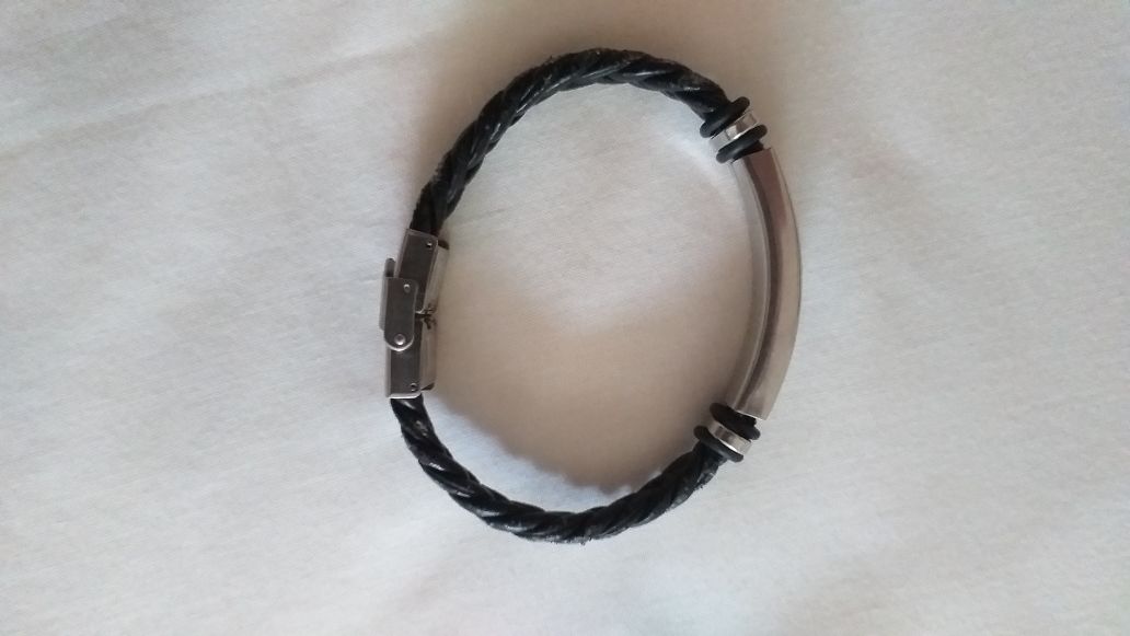 Pulseira de homem em aço e couro