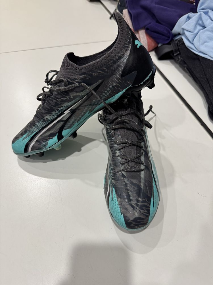 Varias chuteiras 42