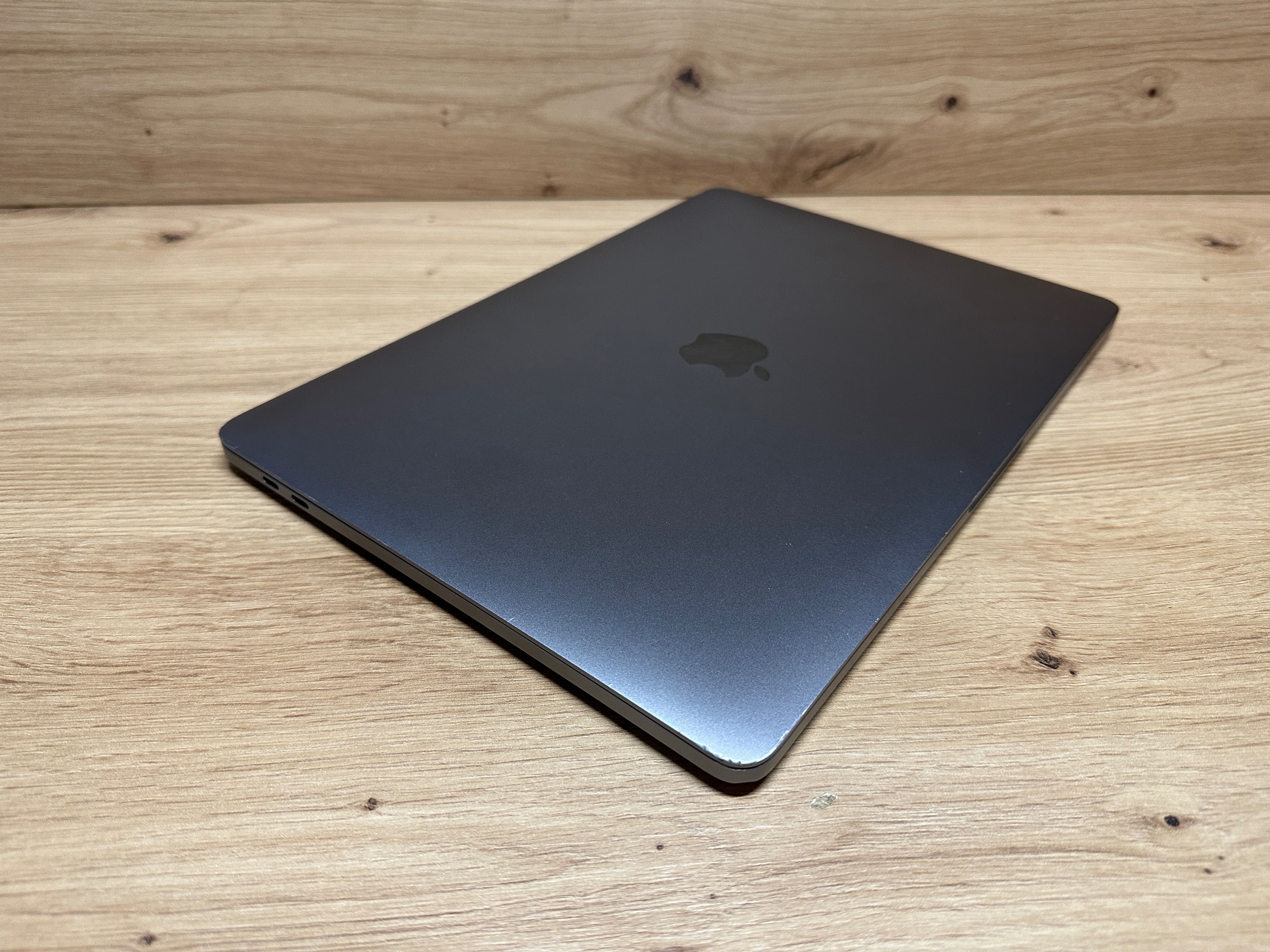 2020 Apple MacBook Pro 13'' M1 8gb 512gb SSD 18циклів