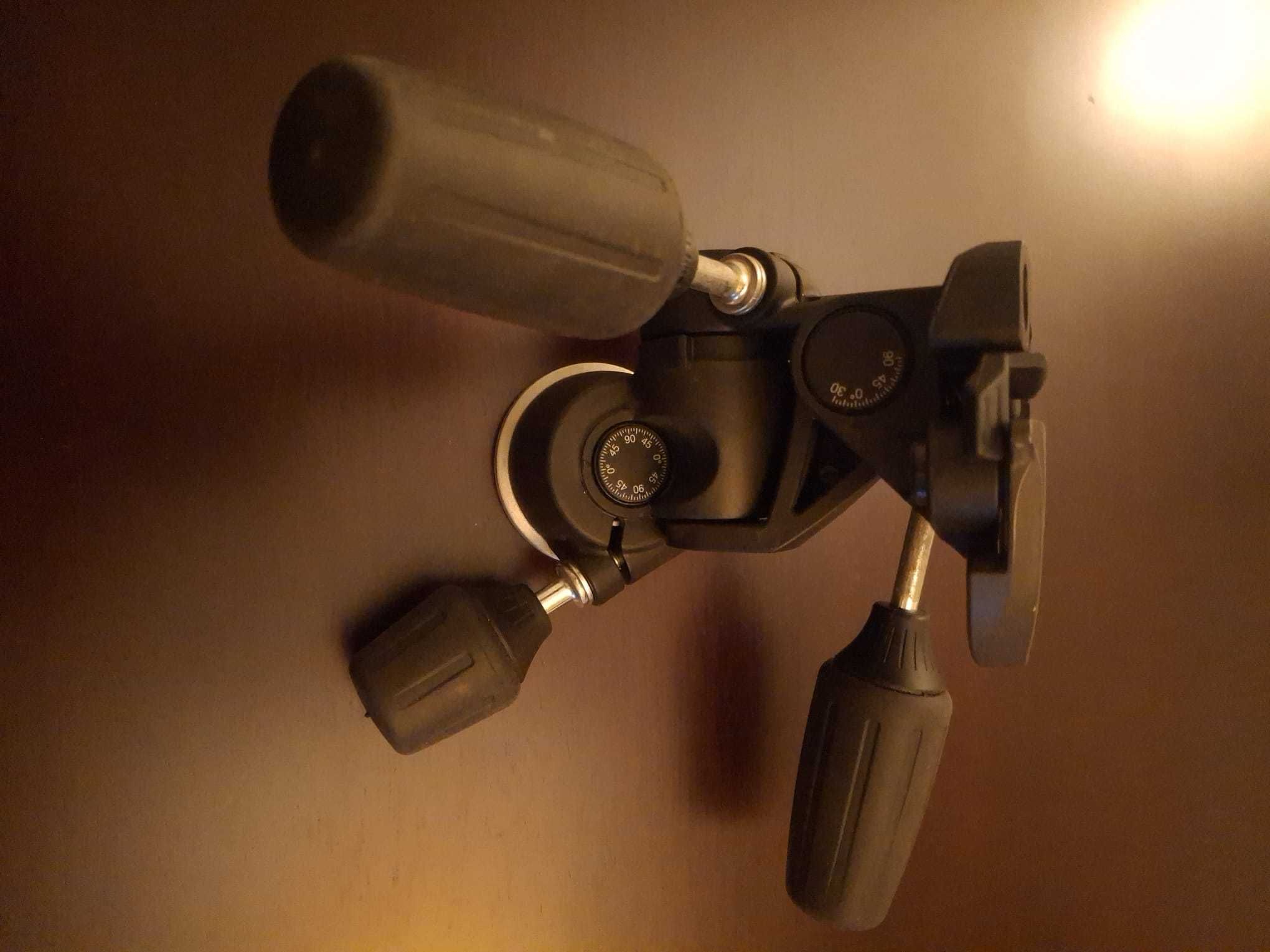 Cabeça marca Manfrotto modelo 804RC2.